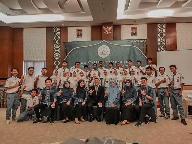 Foto Kunjungan Study Siswa-Siswi SMK Muhammadiyah 2 Borobudur ke Syariah Hotel Solo