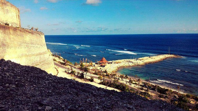 Lokasi dan Harga Tiket Masuk Pantai Melasti Bali, foto:pixabay.com/pantai-melasti