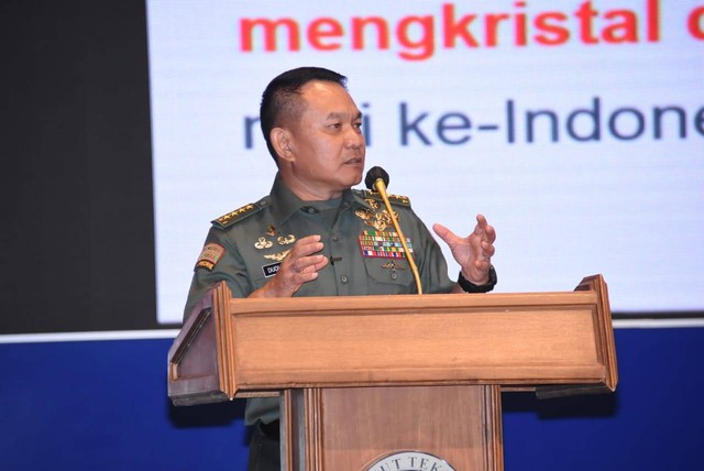 Jenderal Dudung beri pengarahan di ITB Foto: TNI AD
