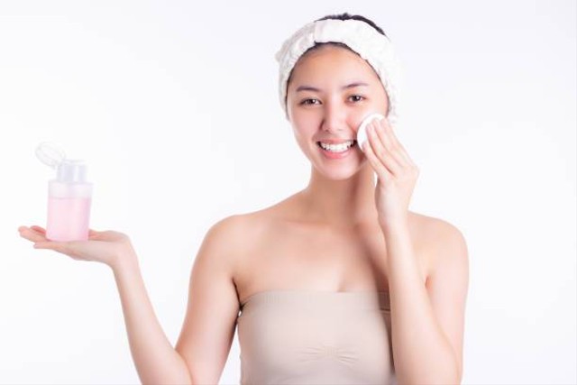 Hydrating Toner untuk Kulit Kombinasi. Foto: iStockphoto