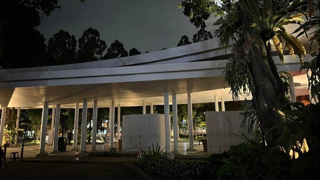 Suasana Tebet Eco Park di malam hari, Selasa (14/6/2022). Foto: Haya Syahira/kumparan