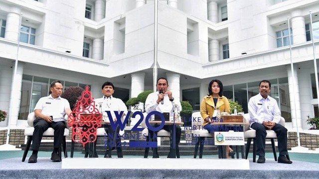 Gubernur Sumatera Utara Edy Rahmayadi saat press conference kegiatan W20 di Danau Toba, Sumut, Rabu (15/6/2022). Foto: Pemprov Sumut