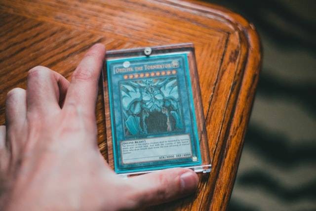 Ilustrasi kartu Yu Gi Oh!. Foto: Erik Mclean/Unsplash