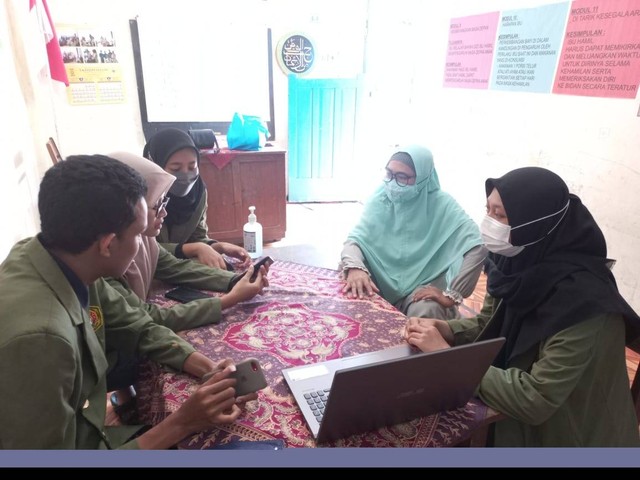 Sosialisasi dan Pembuatan Akun Media Sosial pada beberapa UMKM