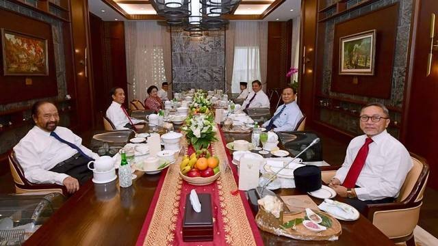 Suasana saat presiden Jokowi makan siang bersama ketua parpol di Istana Merdeka, Rabu (15/6/2022). Foto: Muchlis Jr/Biro Pers Sekretariat Presiden
