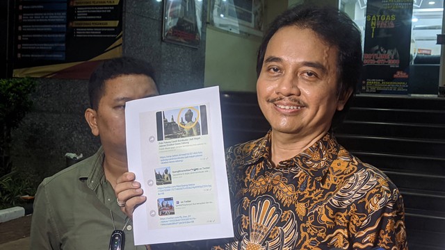 Roy Suryo di Polda Metro Jaya, Kamis (16/6/2022). Foto: Jonathan Devin/kumparan