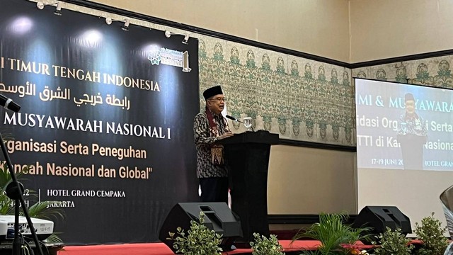 Jusuf Kalla saat memberikan sambutan di Silatnas dan Munas I JATTI, Jumat (17/6/2022). Foto: Haya Syahira/kumparan