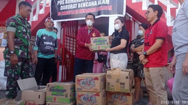 BIN Daerah Sulawesi Utara Membawa Bantuan di Lokasi Pengungsian di Kelurahan Lewet, Amurang