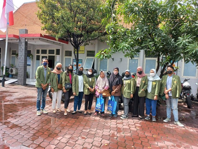Sosialisasi dan pendampingan UMKM dalam pelatihan kewirausahaan & Digital Marketing