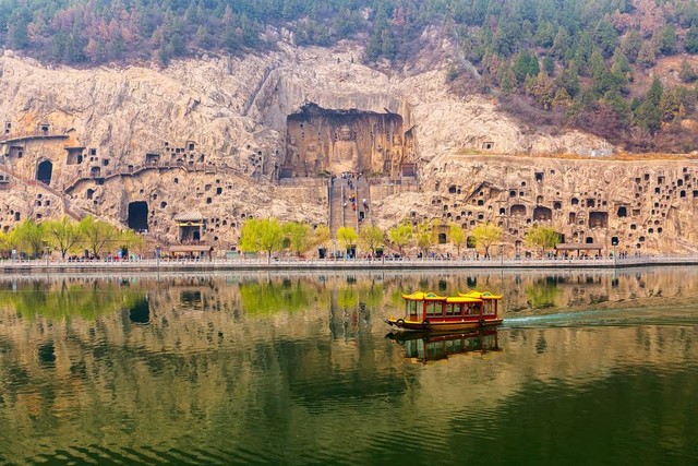  Ilustrasi longmen Grottoes di China. Foto: Shutter Stock