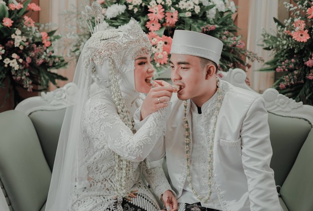 Ilustrasi pernikahan adat Sunda. Sumber foto: Pexels.com