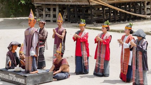 Adat suku Batak di Pulau Samosir. (Foto: Shutterstock)