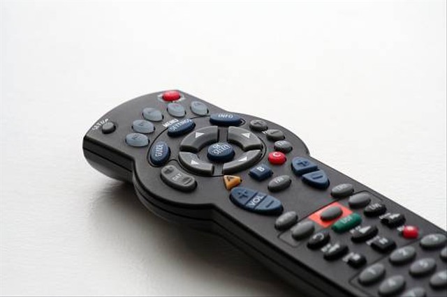 Ilustrasi remot TV LG. Foto: Unsplash.com