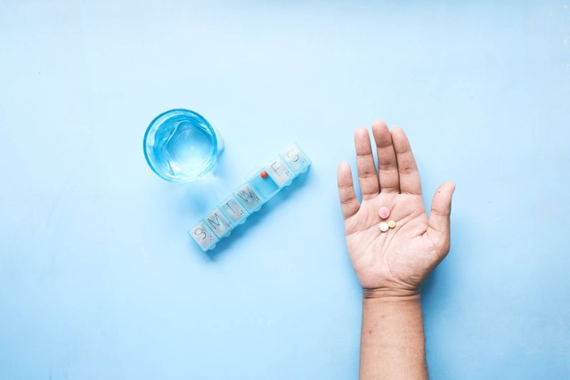 Antibiotik adalah jenis obat yang digunakan untuk menghilangkan dan menghambat pertumbuhan bakteri. Foto: Unsplash.com