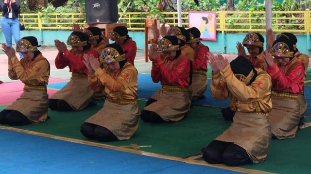 (Ilustrasi Menari. Sumber Foto: Dok. Pribadi)