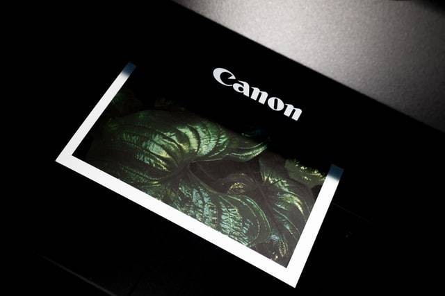 Ilustrasi Printer Canon iP2770. Foto: Unsplash.com/Joshua Fuller