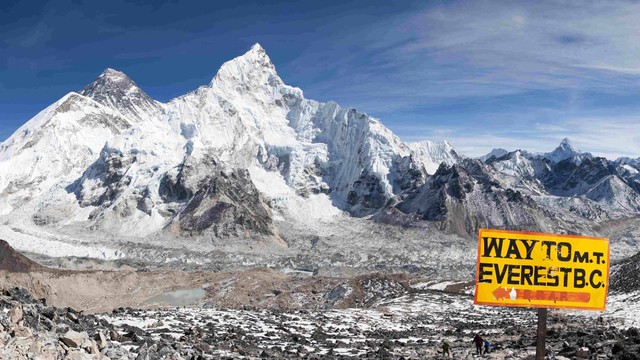 Ilustrasi Basecamp Gunung Everest. Foto: Daniel Prudek/Shutterstock
