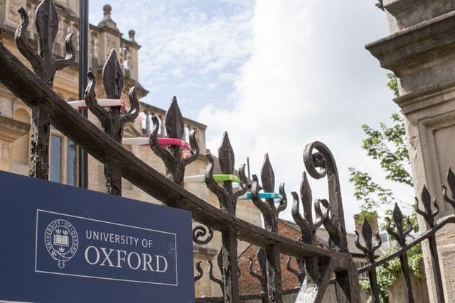 Biaya kuliah di Oxford University 2022. Sumber: unsplash.com