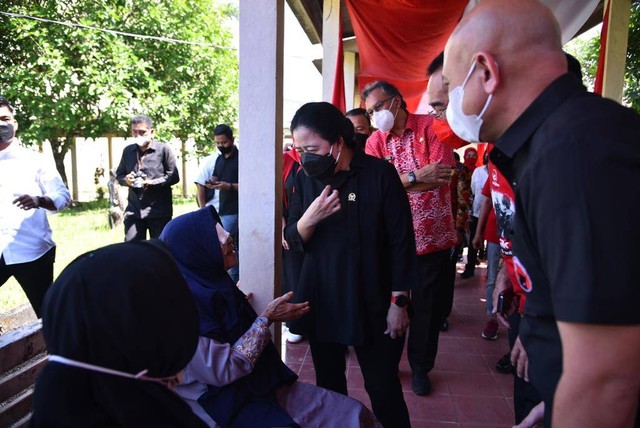 Ketua DPR RI, Puan Maharani melaksanakan kunjungan kerja ke RSUD Depati Hamzah, Pangkal Pinang, Bangka Belitung, Senin (20/6). Foto: PDIP