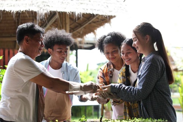 Jakarta Intercultural School terus berkomitmen untuk mendukung pembangunan berkelanjutan. Foto: Shutterstock