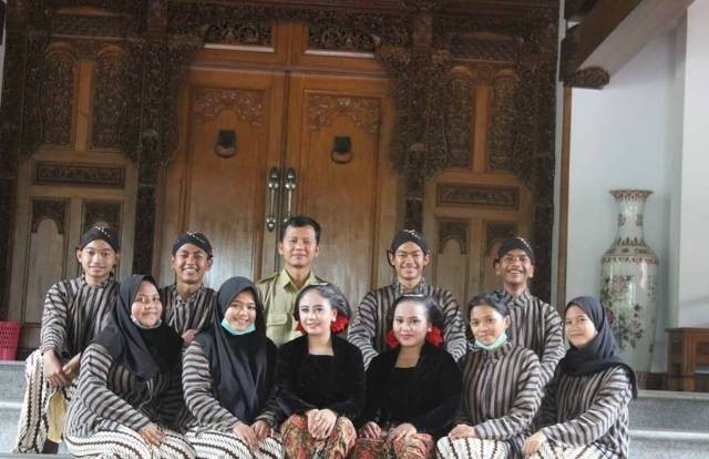 para pemain karawitan (sumber foto: Della)