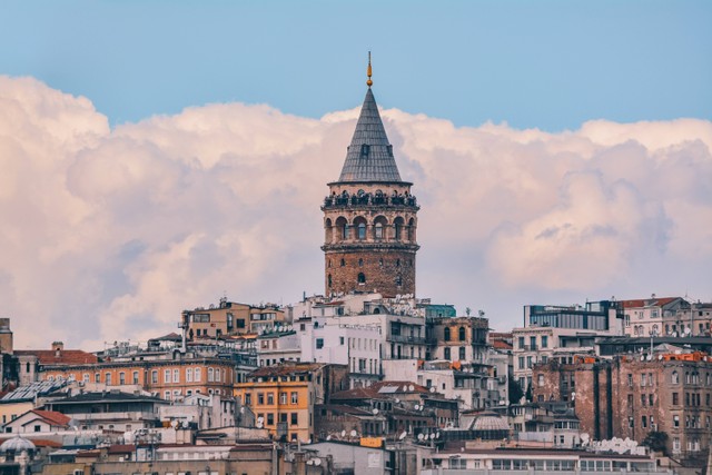 Jam Buka Galata Tower Istanbul, Foto: Unsplash/Osman Köycü