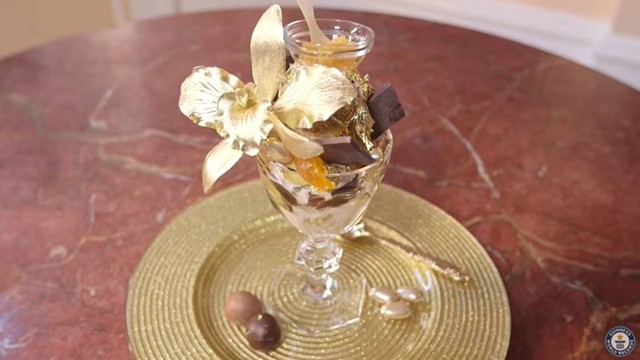 Dessert termahal di dunia. Foto: Youtube/ Guinness World Records