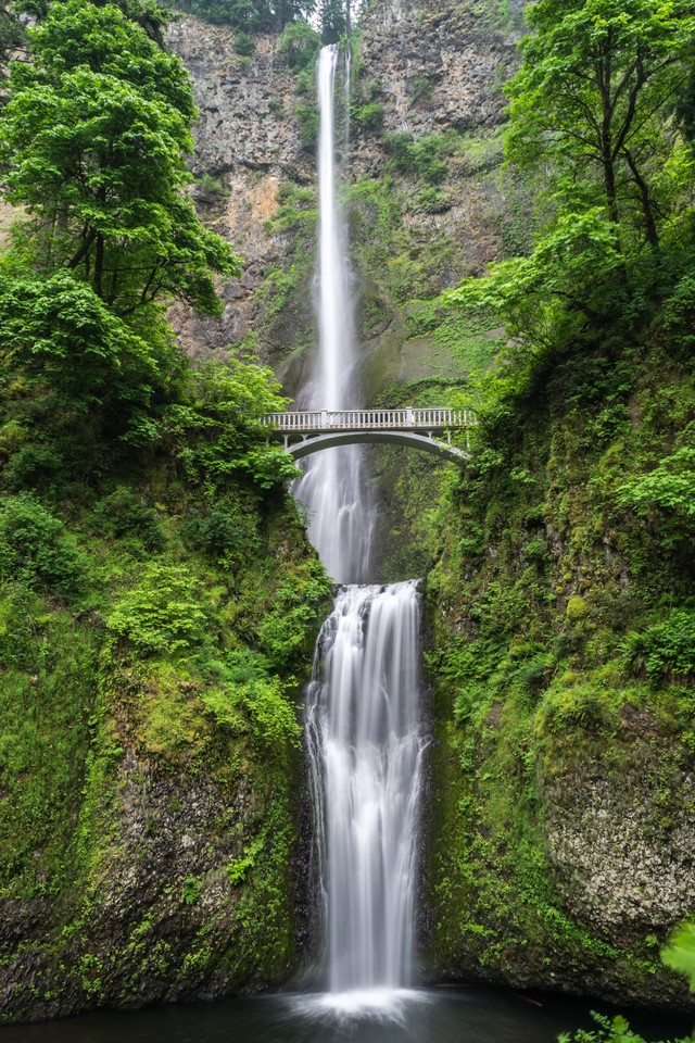 Harga Tiket, Lokasi dan Jam Buka Tukad Cepung Waterfall Bali 2022, https://unsplash.com/@blakeverdoorn
