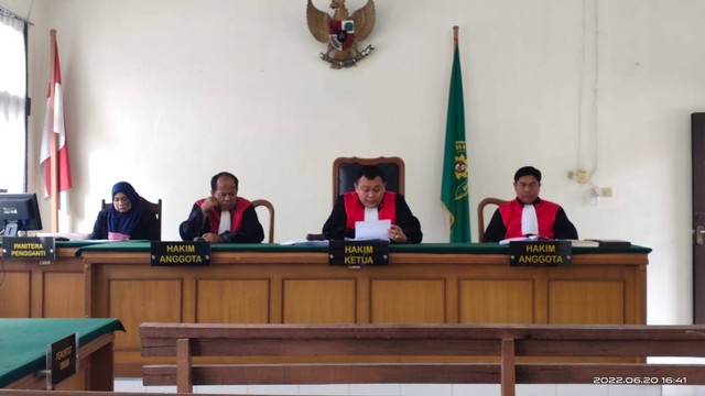 SIDANG putusan sengketa kepengurusan Partai Demokrat Riau yang mengabulkan sebagian gugatan diajukan oleh eks Ketua DPD Demokrat Riau, Asri Auzar. 