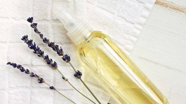 Ilustrasi Cleansing Oil. Foto: Shutterstock