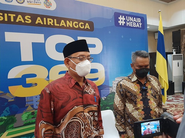 Rektor Universitas Airlangga (Unair) Surabaya, Prof Dr Mohammad Nasih (kiri). Foto-foto: Amanah Nur Asiah/Basra