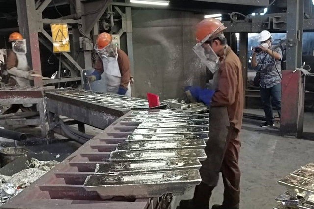Suasana Unit Metalurgi Muntok, smelter pengolahan timah PT Timah Tbk.
 Foto: Muhammad Darisman/kumparan