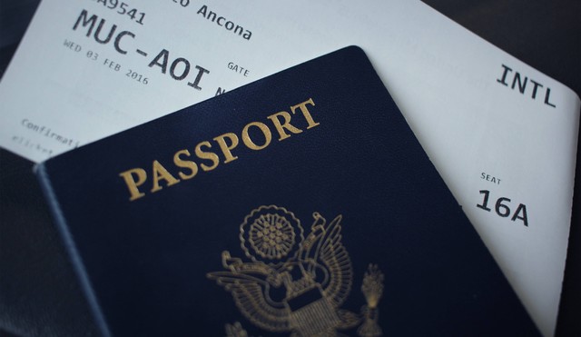 Berapa Denda Paspor Hilang? Ini Informasi Selengkapnya, Foto: Unsplash/NicoleGeri