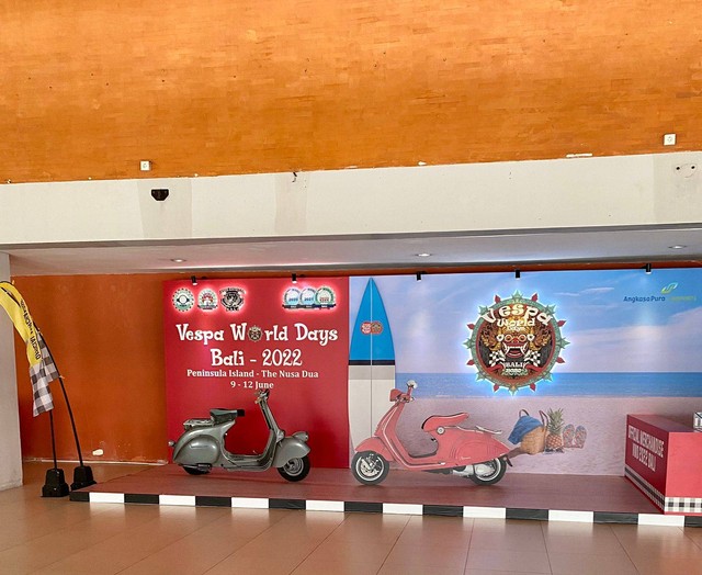 Booth Vespa World Days Bali 2022 di Bandara Internasional I Gusti Ngurah Rai (Sumber : Dokumen Pribadi)