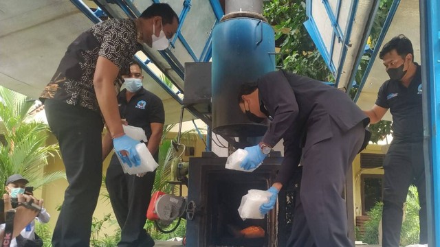 Pemusnahan barang-bukti kasus narkoba di Polda Bali - ROB