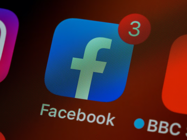 Ilustrasi cara menghapus pintasan di Facebook. Foto: unsplash.com/brett_jordan