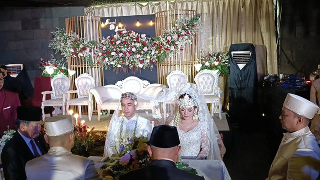 Pernikahan Ikmal Tobing dan Indah Lolita, Q Lounge, Hotel Sultan, Jakarta Pusat, Sabtu (25/6/2022). Foto: Giovanni/kumparan