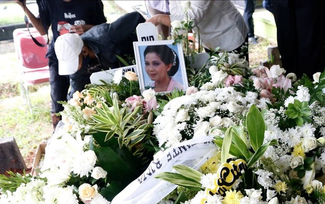 Makam artis Rima Melati di TPU Tanah Kusir, Jakarta, Sabtu, (25/06/2022). Foto: Agus Apriyanto