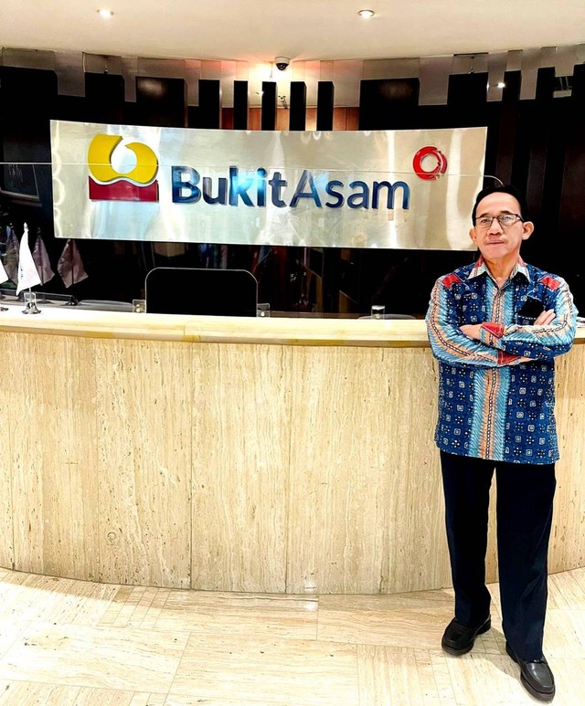 Direktur Utama PT Bukit Asam Tbk (PTBA) Arsal Ismail.  Foto: Dok PTBA