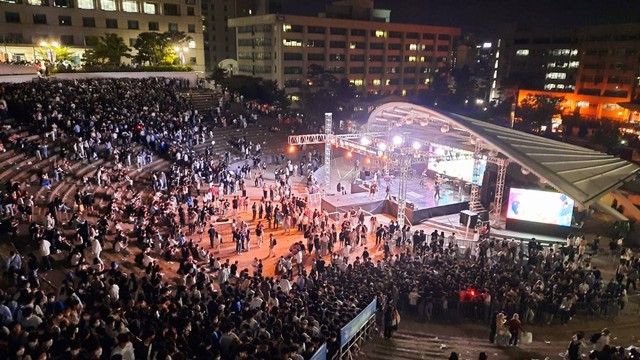 Konser saat festival di Kampus Hanyang. Foto: Khiththati/acehkini