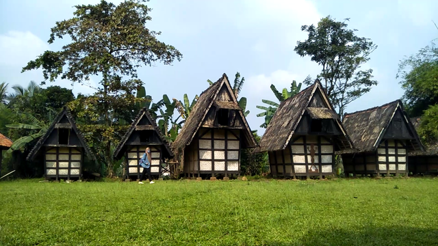 Lumbung Padi di Kampung Budaya Sindang Barang