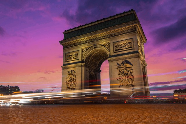 5 Daya Tarik Champs Elysees, Jalan Paling Populer di Paris, Foto : Unplash/danilo.alvesd