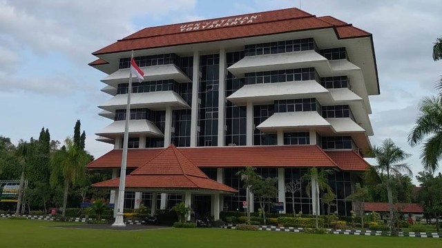 Kampus UPN Veteran Yogyakarta. Foto: Arfiansyah Panji/kumparan