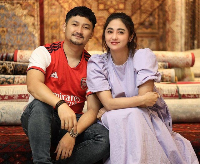 Angga Wijaya dan Dewi Perssik. Foto: Instagram/@anggawijaya88