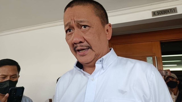 Direktur Utama PT Garuda Indonesia (Persero) Irfan Setiaputra menjawab pertanyaan wartawan. Foto: Fariza Rizky Ananda/kumparan