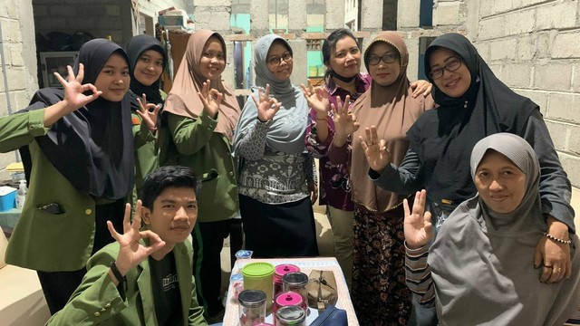 Mahasiswa KKNT MBKM UPN Jatim Bersama Anggota BKL Bismo