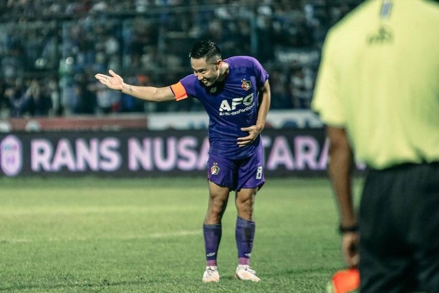 Pemain Persik Kediri Arthur Irawan saat melawan Rans Nusantara.
 Foto: Instagram/@arthurirawan