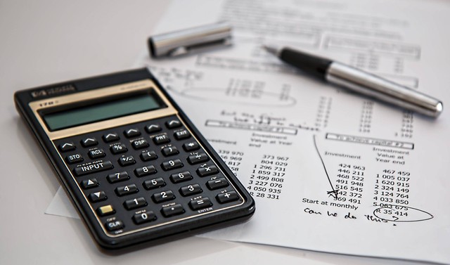 Rasio keuangan adalah salah satu perhitungan yang digunakan untuk menggambarkan kondisi dan posisi keuangan suatu perusahaan. Foto: Pexels.com