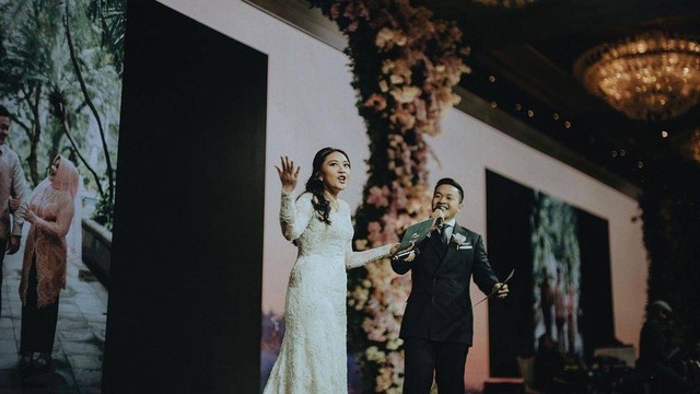 Putri Tanjung Gelar Resepsi Pernikahan, Tampil Anggun Bergaun Putih Klasik. Foto: Instagram/@putri_tanjung