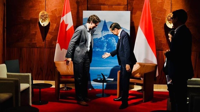 Presiden Jokowi saat melakukan pertemuan bilateral dengan Perdana Menteri Kanada Justin Trudeau di sela-sela KTT G7 di Elmau, Senin, (27/6/2022). Foto: Laily Rachev/Biro Pers Sekretariat Presiden